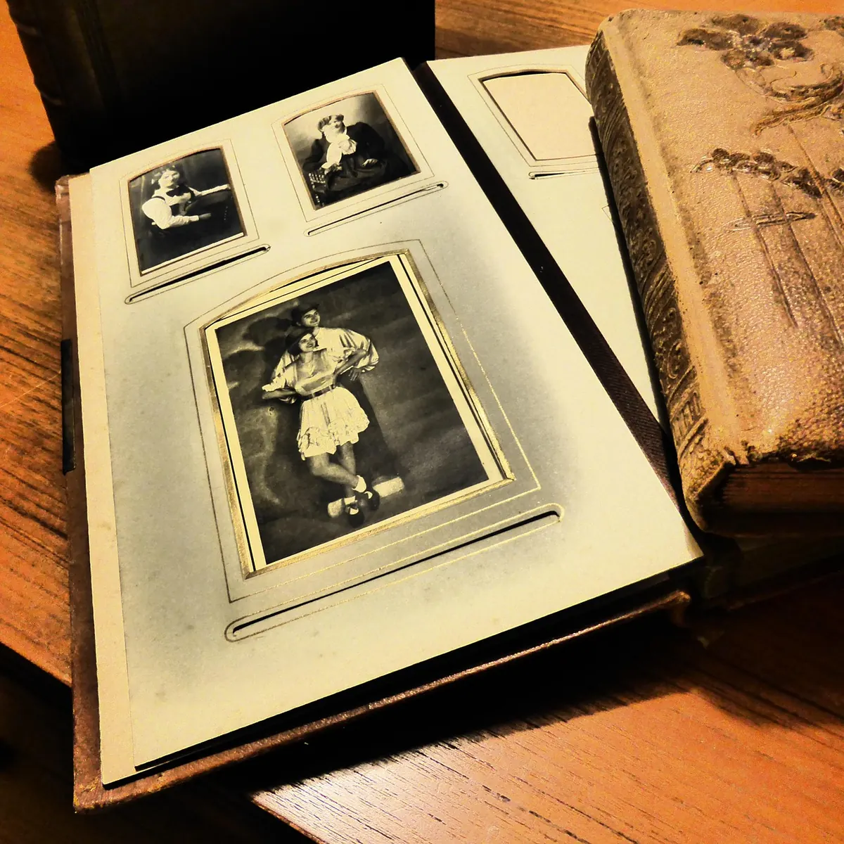 How to Create a Family Memory Journal Your Children Will Treasure